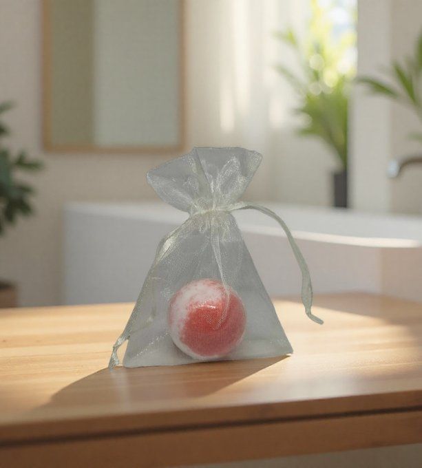 Bombe de bain rose 45g avec pochon organza